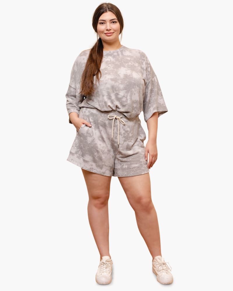 Plus size model wearing  by Gilli | Dia&Co | dia_product_style_image_id:158474